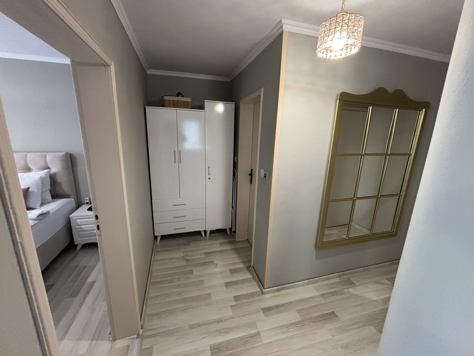 Апартамент в съседната сграда - Image 13